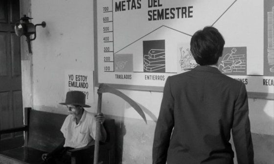Fotograma del largometraje cubano de ficción "La muerte de un burócrata" (1966) de Tomás Gutiérrez Alea.
