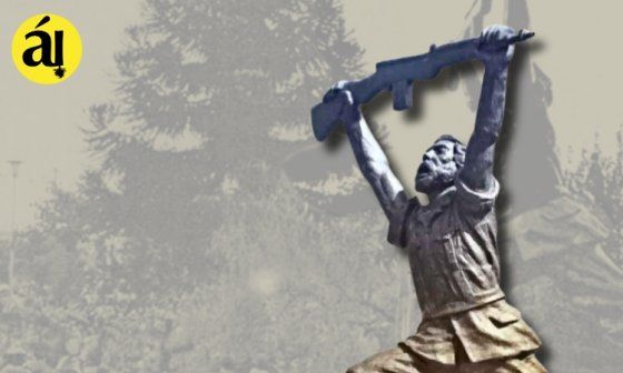 Antigua estatua del Che ubicada en Santiago de Chile, durante una visita de Fidel Castro.