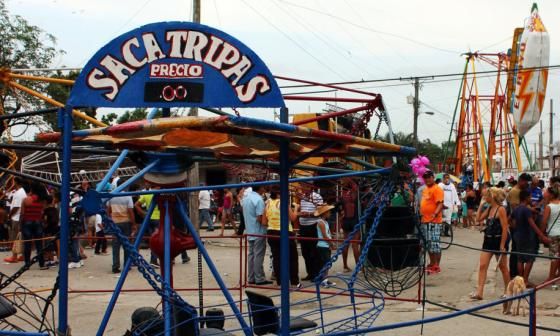 El sacatripas, aparato de feria en Cuba.