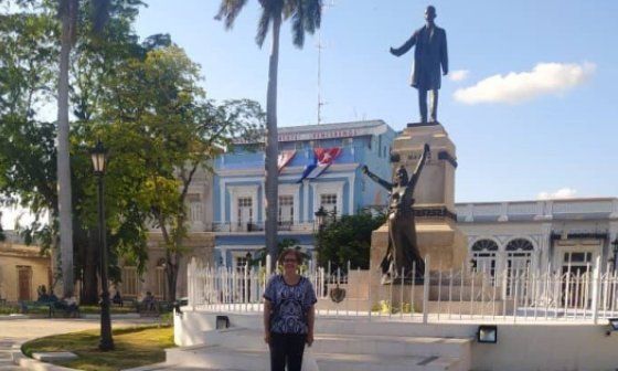 Alina Bárbara en el Parque de la Libertad, Matanzas.