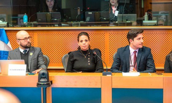 Ex-presa política cubana Angélica Garrido en el Parlamento Europeo.