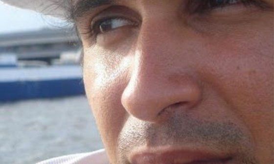 El periodista, crítico de arte y narrador Antonio Enrique González Rojas (Cuba).