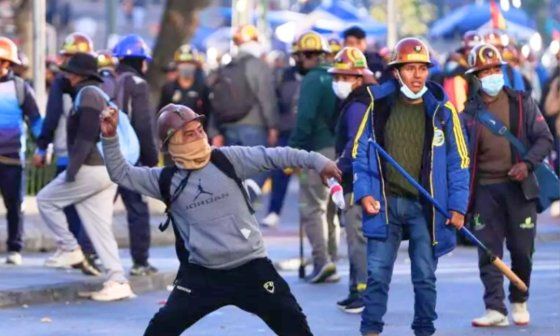 Protestas en La Paz, capital de Bolivia (14 de mayo de 2026). Foto: AP.
