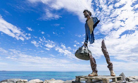 Bruno Catalano: "Benoit" (2023), escultura de la serie "Viajeros".