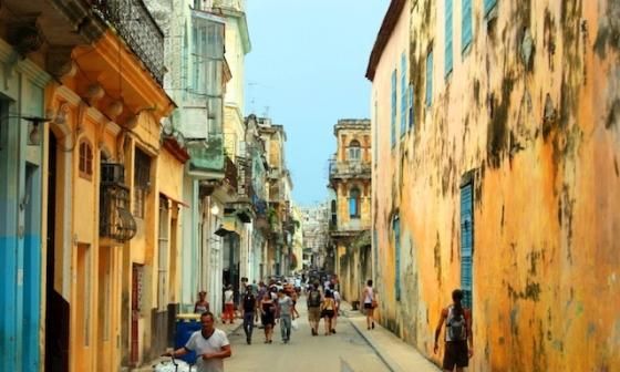 Vista de una calle de La Habana Vieja.