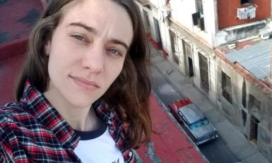 Camila Lobón bajo asedio policial