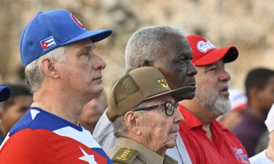 Miguel Díaz-Canel, Raúl Castro, Esteban Lazo Hernández y Manuel Marrero Cruz.