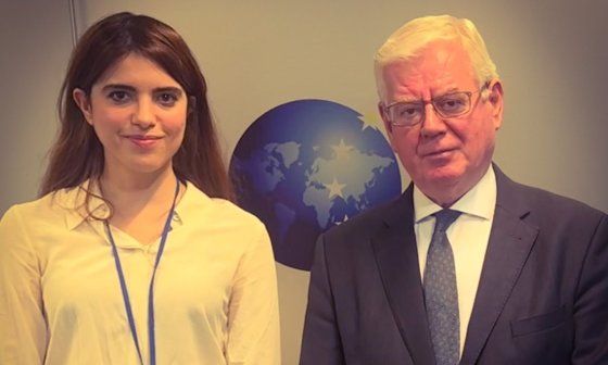 La activista cubana Carolina Barrero junto al Representante Especial para los Derechos Humanos de la Unión Europea, Eamon Gilmore.