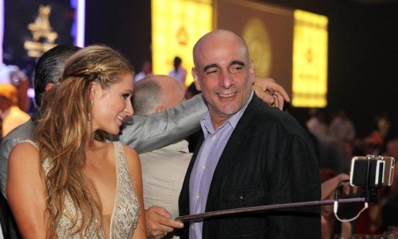 Paris Hilton y Alejandro Castro Soto del Valle en 2015.