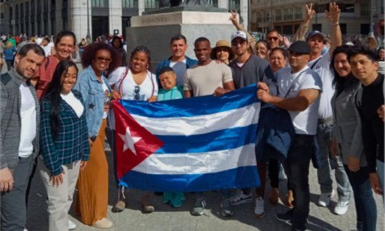 Cubanos en Madrid junto a la Asociación Cobijo Cubano.