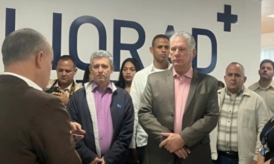 Roberto Perdomo Di-Lella junto a Miguel Díaz-Canel.