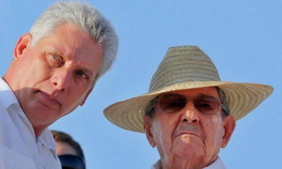 Miguel Díaz-Canel y Raúl Castro.