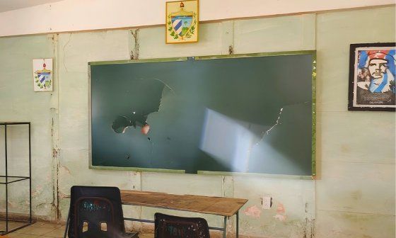 Aula cubana deteriorada. Foto: IPS Cuba.
