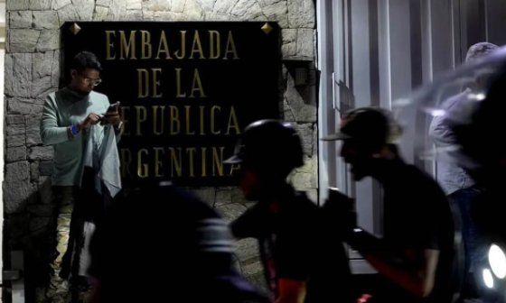 Asedio a Embajada de Argentina en Venezuela