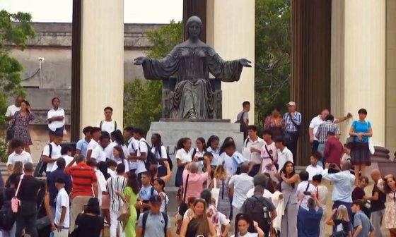 Estudiantes protestan en la Universidad de la Habana contra el tarifazo de ETECSA, 4 de junio de 2025. Foto: Reuters