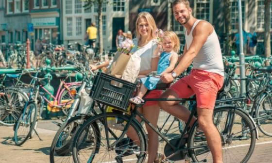 Familia en Ámsterdam. (iStock)