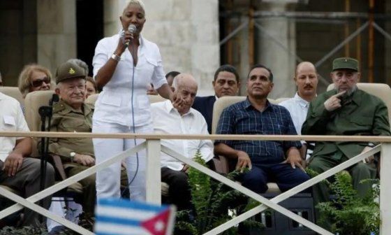 Haila cantando para Fidel Castro.