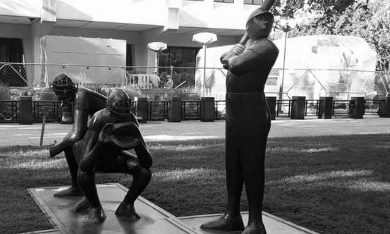 Estatuas de jugadores de béisbol. Foto: Ignacio Palomo