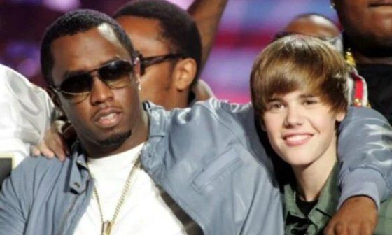 Productor musical Puff Diddy junto al cantante Justin Bieber.