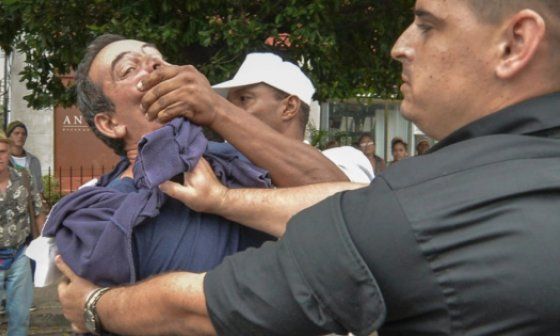 El periodista cubano Lázaro Yuri Valle Roca.