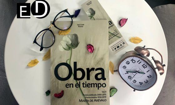 libro diseño pauta deslinde obra en el tiempo mesa reloj flores