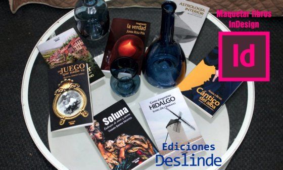 Libros de Ediciones deslinde sobre una mesa, maquetados con Indesign