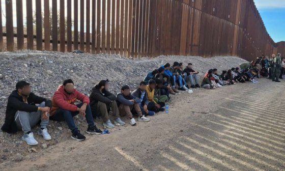 Migrantes en la frontera de Estados Unidos y México.