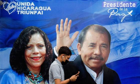 Cartel de campaña de Daniel Ortega en unas elecciones que tuvieron un 80% de abstención.