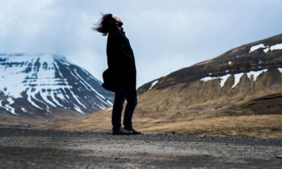 El escritor Orlando Luis Pardo Lazo en Islandia.
