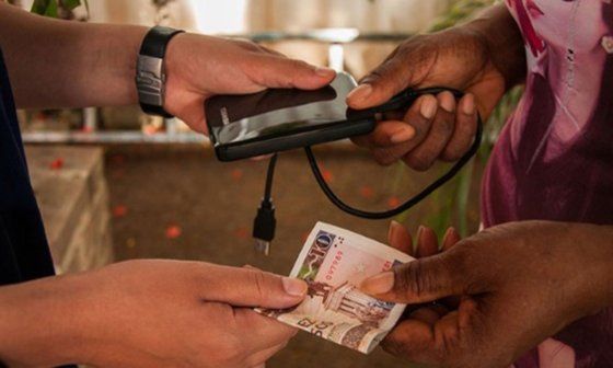 Compra del paquete semanal en Cuba en un disco duro externo.