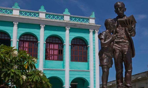 Estatua de José Martí en el Parque homónimo de Camagüey, Cuba.