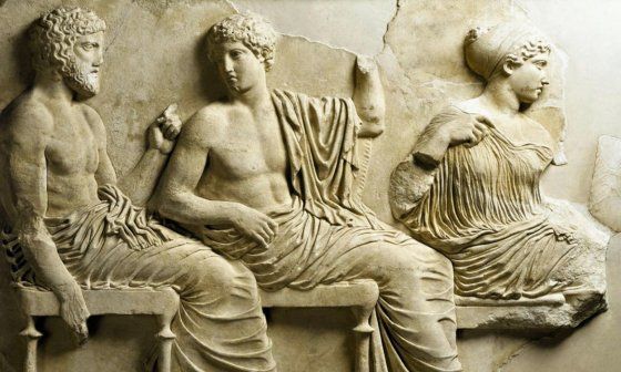 Los dioses giegos Poseidón y Apolo, representados en el friso este del Partenón de Atenas.