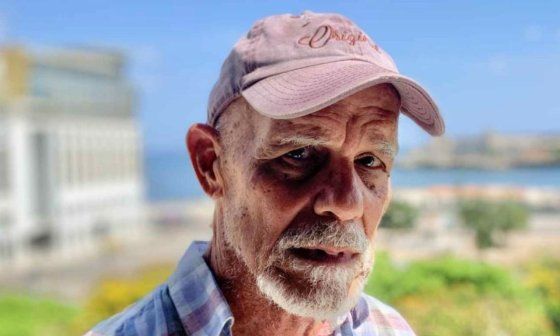 El escritor cubano Pedro Juan Gutiérrez.