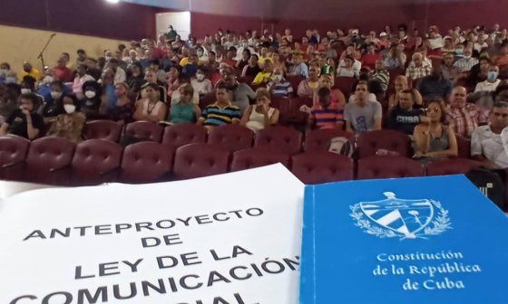 lectura del proyecto de ley de comunicación