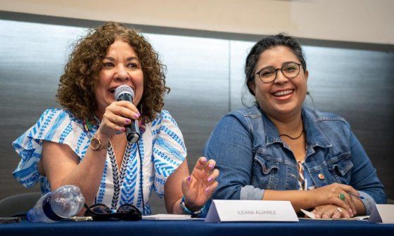 La escritora cubana Ileana Álvarez y la activista nicaraguense Edipcia Dubón.