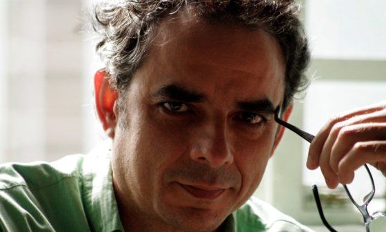 El escritor cubano Ernesto Sierra