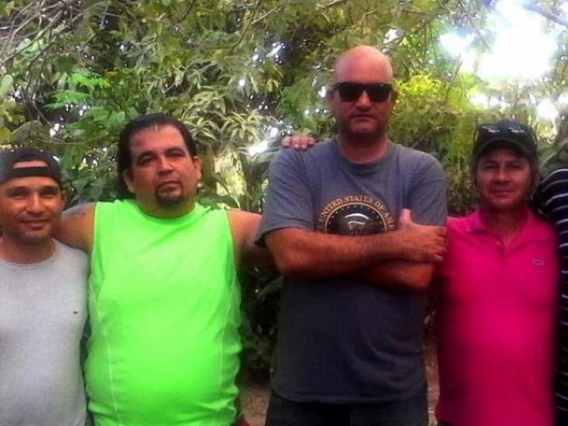 Los escritores cubanos Frank Castell, José Alberto Velazquez, Carlos esquivel, Rafael Vilches, José Luis Serrano
