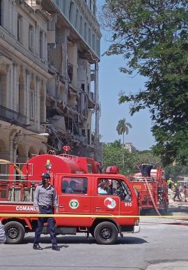 Bomberos en el Hotel Saratoga.